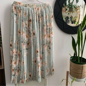 Floral Pleated Skirt